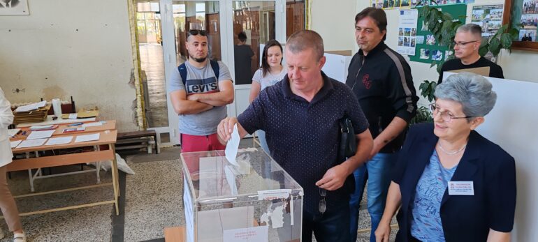 Izlaznost u Rumi 8 odsto do 9 sati