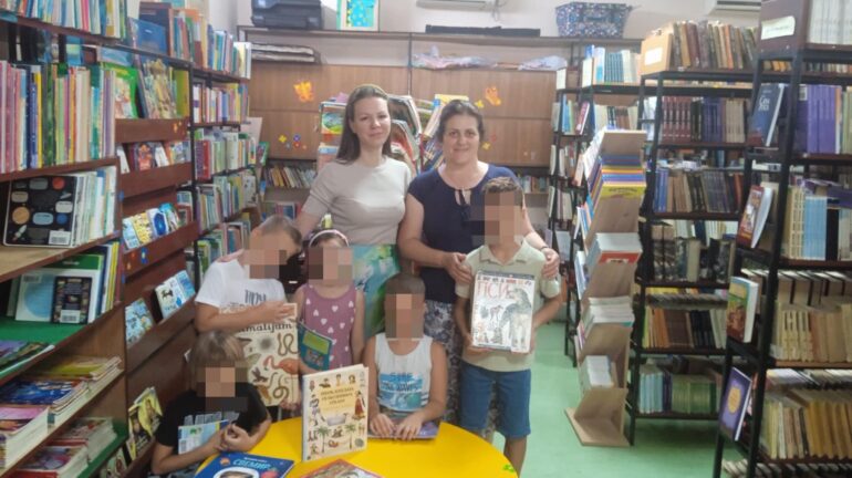 Mališani iz “Čarolije” posetili Biblioteku