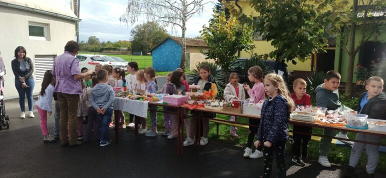 Sloga i humanost mališana opremaju đačke učionice