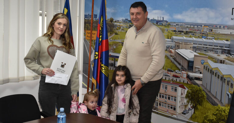 Krov nad glavom za još tri porodice