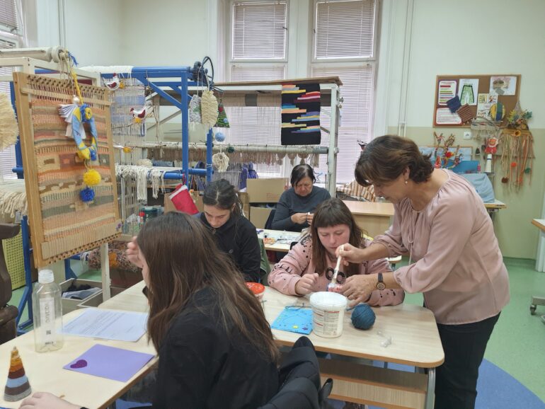 Mala tkačka radionica