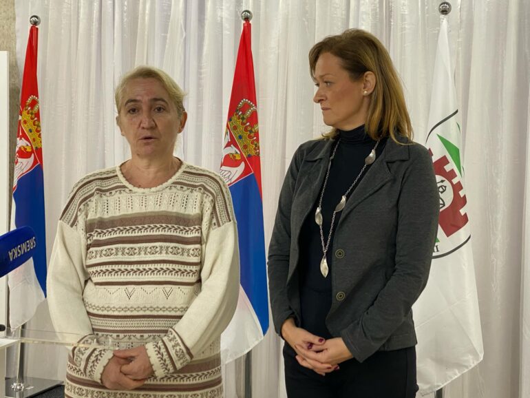 Krst koji nosimo je malo lakši