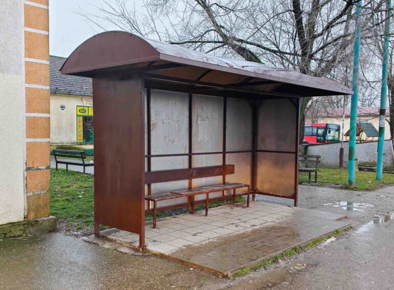 Obnovljeno autobusko stajalište u Brestaču