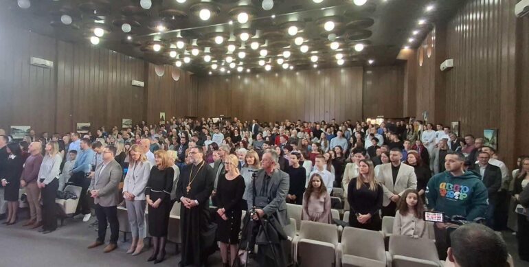 Svetosavske povelje za najbolje mitrovačke učenike (SPISAK DOBITNIKA)