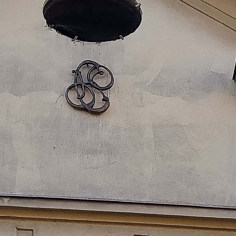 Vraćen logotip Sokola na Sokolski dom