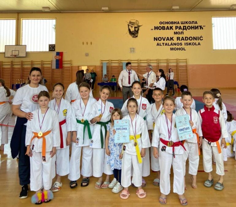 Karatisti „Senseia“ osvojili 13 medalja u Molu