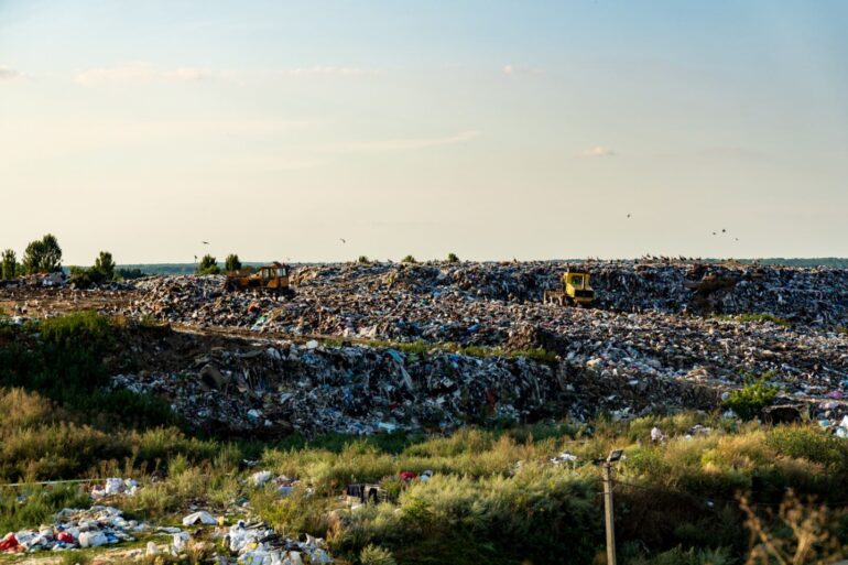 Počelo uklanjanje divljih deponija u Beški i Čortanovcima