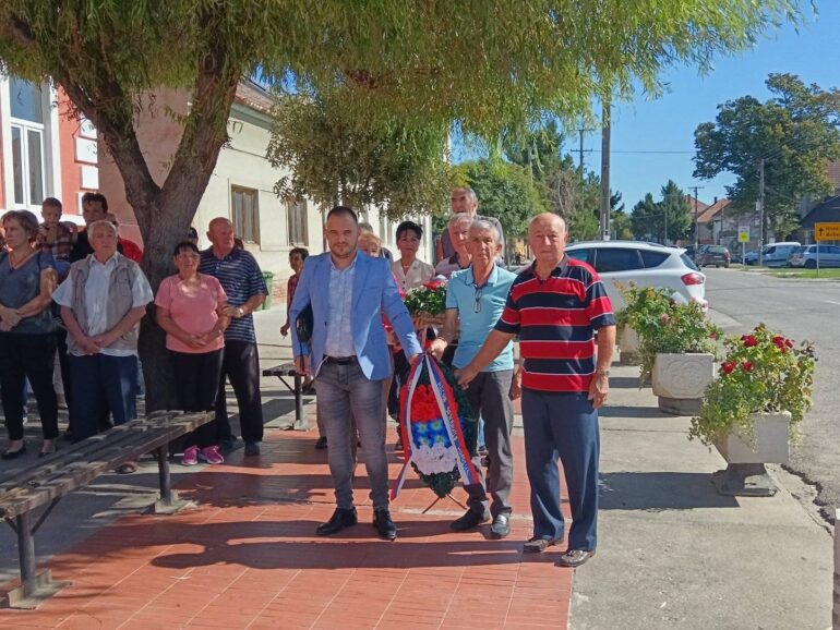 Оdavanje pošte palim borcima i žrtvama fašističkog terora