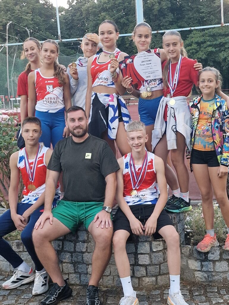 Sirmijum uspešan u svojoj kući