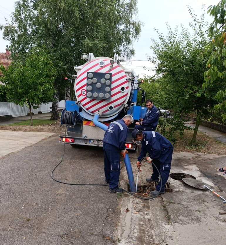 Uklanjanje lišća sa šahtova atmosferske kanalizacije