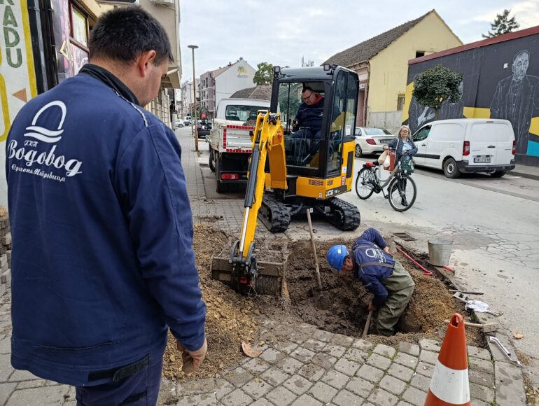 STIGLA VODA: Saniran kvar u delu Masarikove ulice