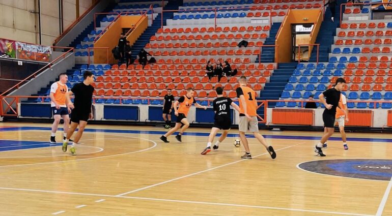 HUMANITARNI TURNIR: Mitrovački đaci igraju za psihijatriju Opšte bolnice