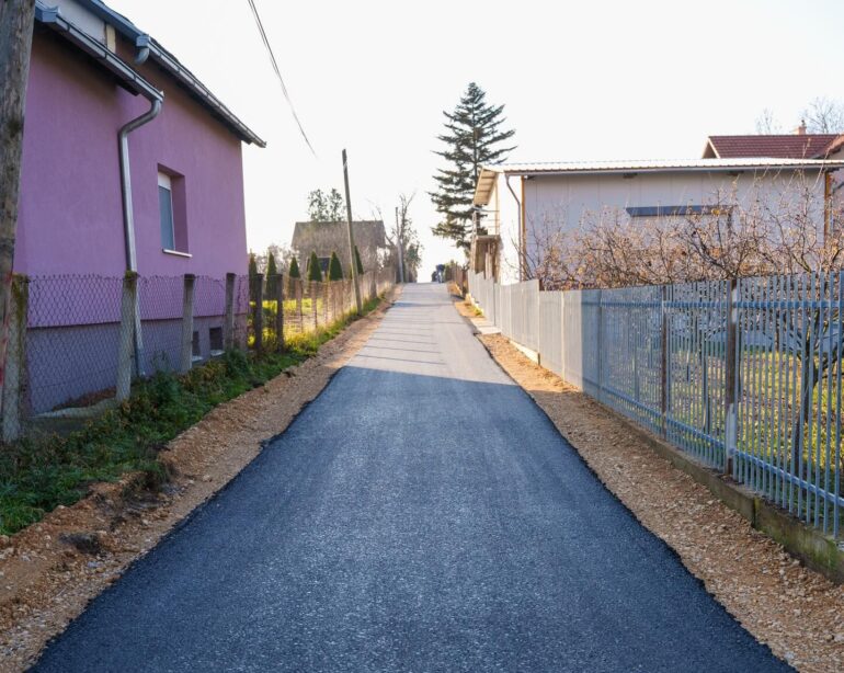 Asfaltirane dve ulice u Jarkovcima