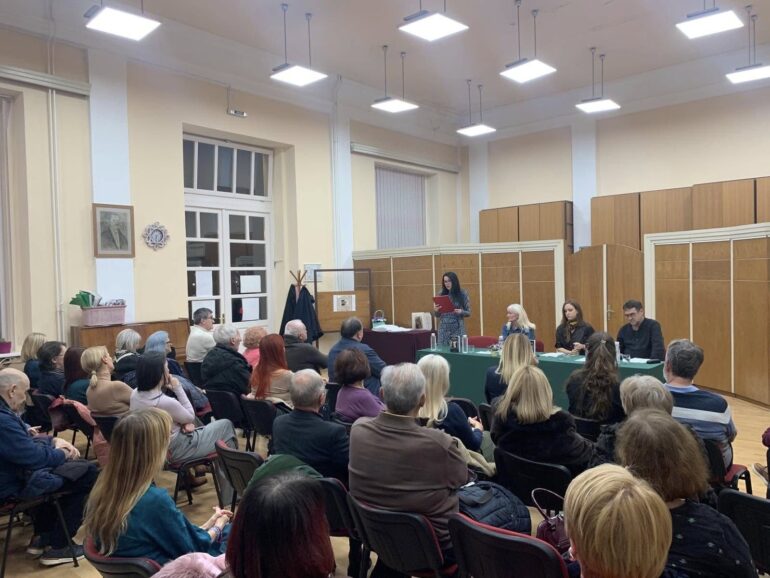 Predstavljena zbirka poezije „Izvan, iznutra“ Željke Avrić