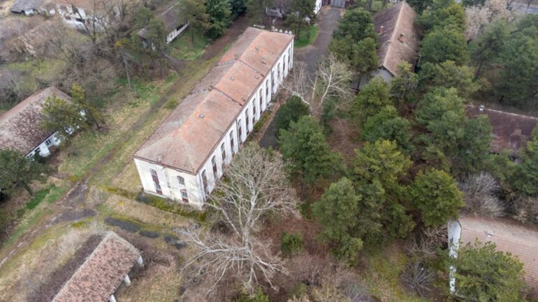 Potpisan ugovor o kupovini rumske kasarne-Opština Ruma postala vlasnik