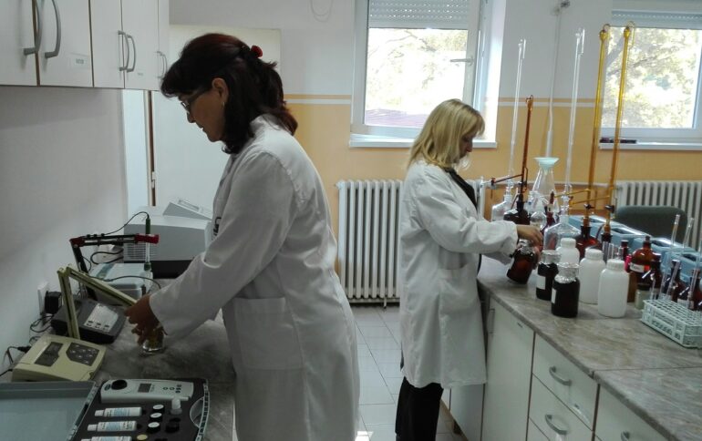 Anica Ilibašić, šef laboratorije: Kvalitet i količina vode za piće u skladu sa potrebama Mitrovčana