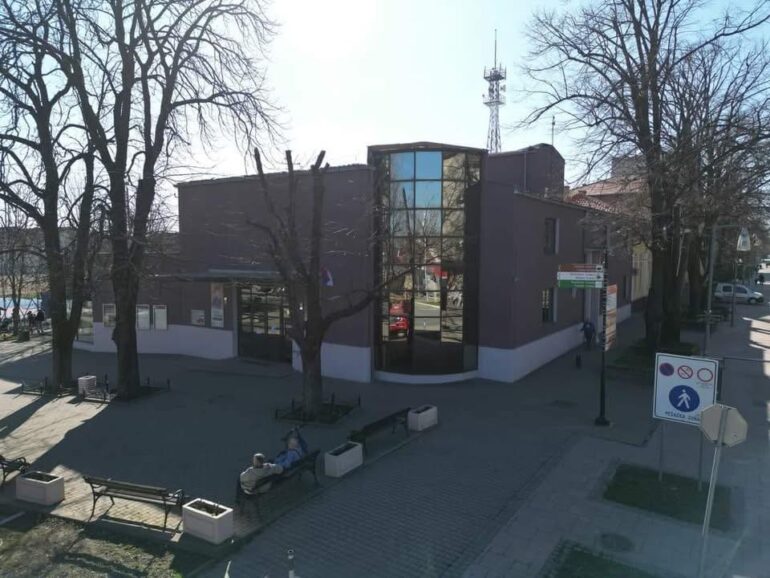 Svetosavske povelje za najuspešnije prosvetne radnike i učenike u Inđiji