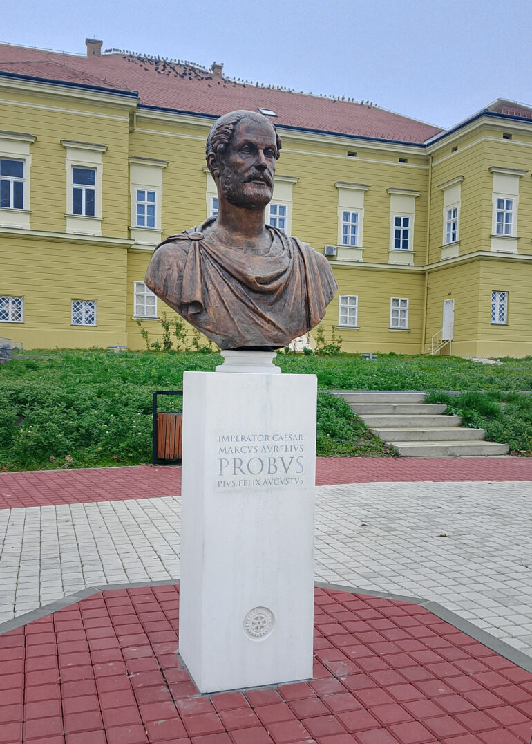 VLADIMIR TOVIĆ I ANTIČKA MITROVICA: Kada grad pamti kroz umetnost