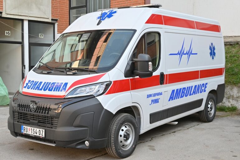 Savremeni reanomobil za rumski Dom zdravlja