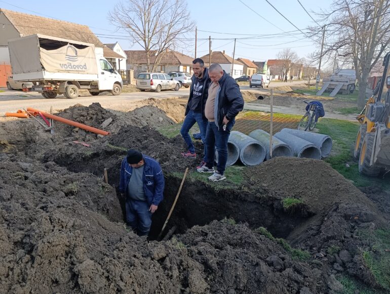 Izrada kanalizacionih priključaka u Laćarku prema planu