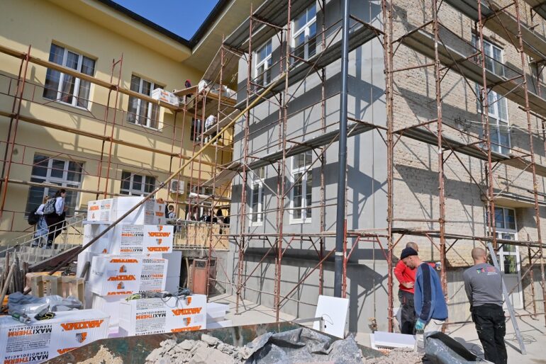 Nova fasada na Lolinoj školi