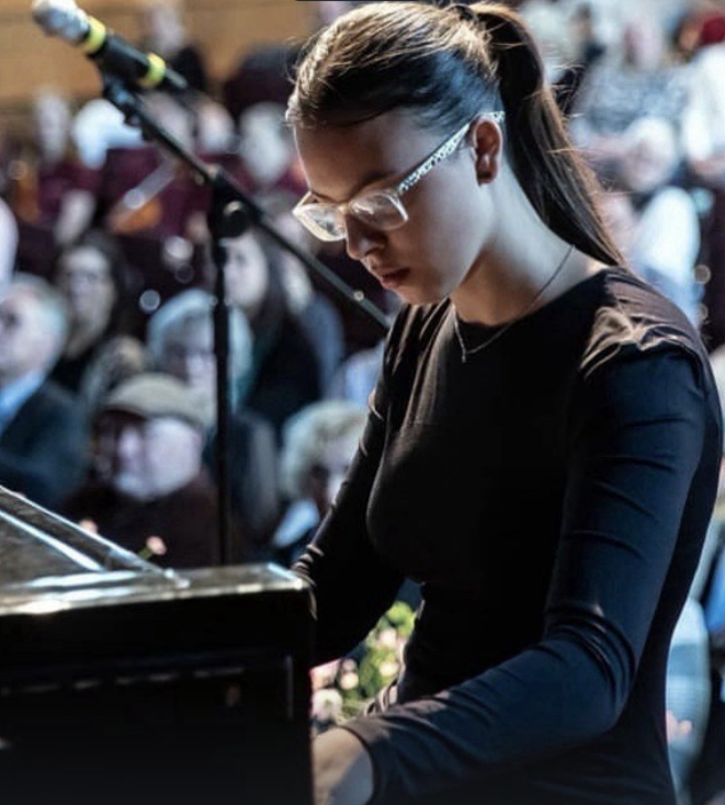 MLADA PIJANISTKINjA MILANA JANČIĆ: Vredne ruke i ljubav prema klaviru