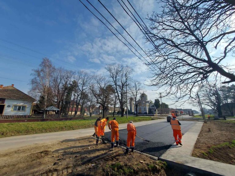 Za dva meseca novih stotinu parking mesta