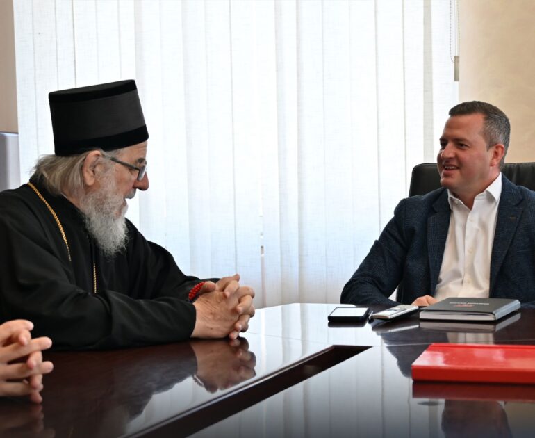 Mitropolit sremski Vasilije u poseti Inđiji