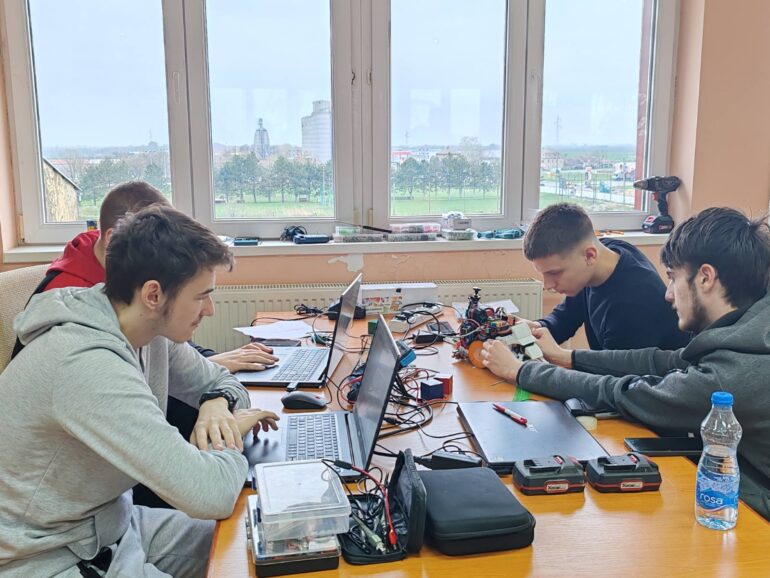 Regionalno takmičenje u robotici za srednjoškolce