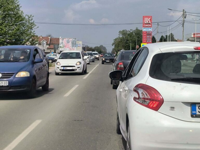 Saobraćajka u Laćarku