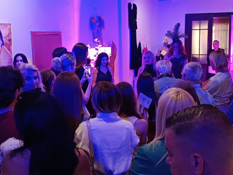 Glamur haljine u inđijskoj Kući Vojnović