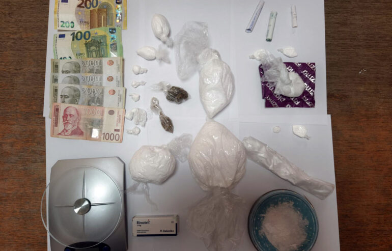 HAPŠENJE U SREMU: U stanu pronađeno skoro kilogram amfetamina