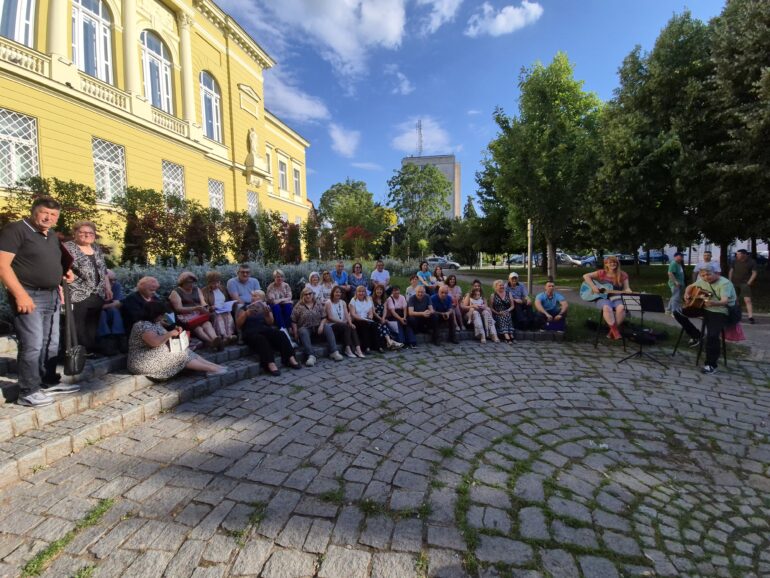 Nek živi poezija: Tradicionalno okupljanje pesnika