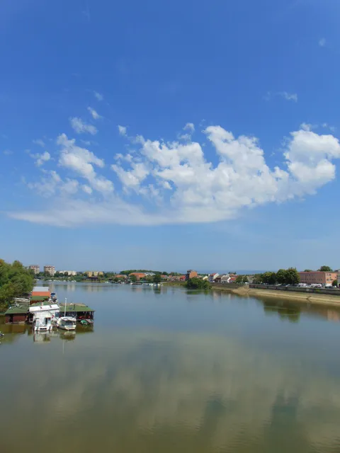 KAMEROM PO SREMU: Sava, suncem okupana