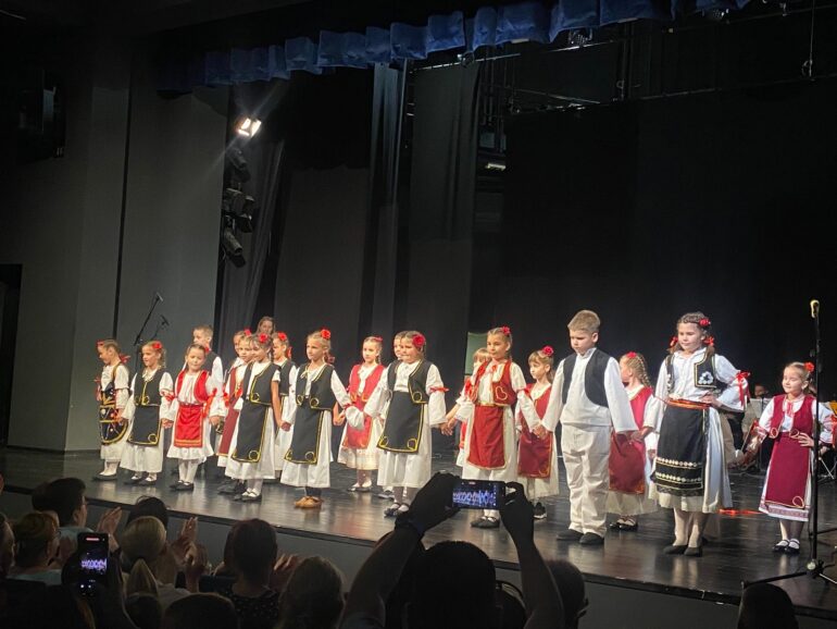 Najmlađi čuvari tradicije osvojili srca publike