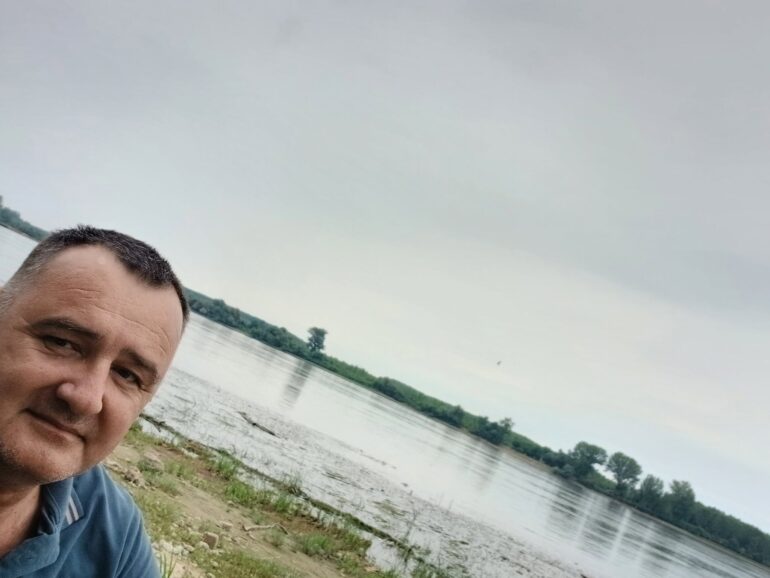 KOMŠIJA PIŠE: Povući će me moj Dunav…