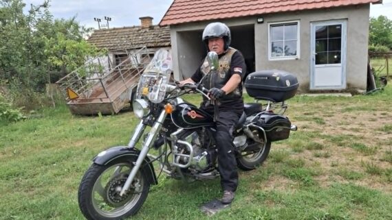 U devetoj deceniji Pavle Đurić iz Sremske Rače i dalje osvaja drumove na dva točka