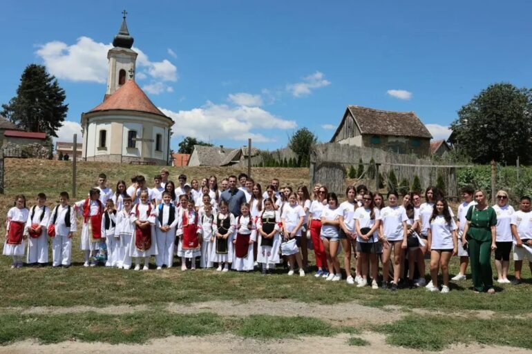 Mladi iz dijaspore i regiona okupili se na ekološko-obrazovnom kampu u Moroviću