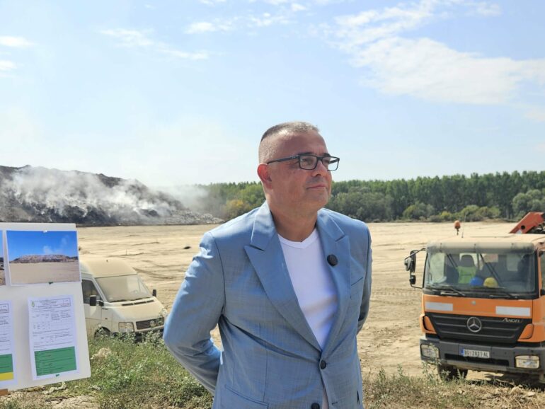 Gradonačelnik Branislav Nedimović obišao deponiju posle požara i najavio dalje korake