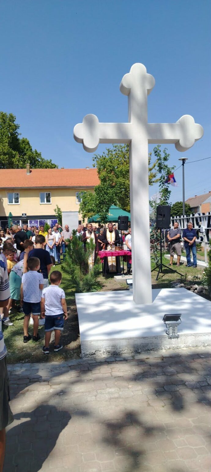Povodom više od 100 godina Lovačkog društva „Fazan“: Krst i svetleći natpis na poklon selu