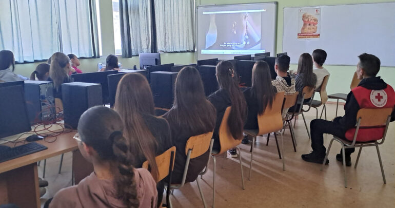 Crveni krst Pećinci obeležio Dan borbe protiv trgovine ljudima
